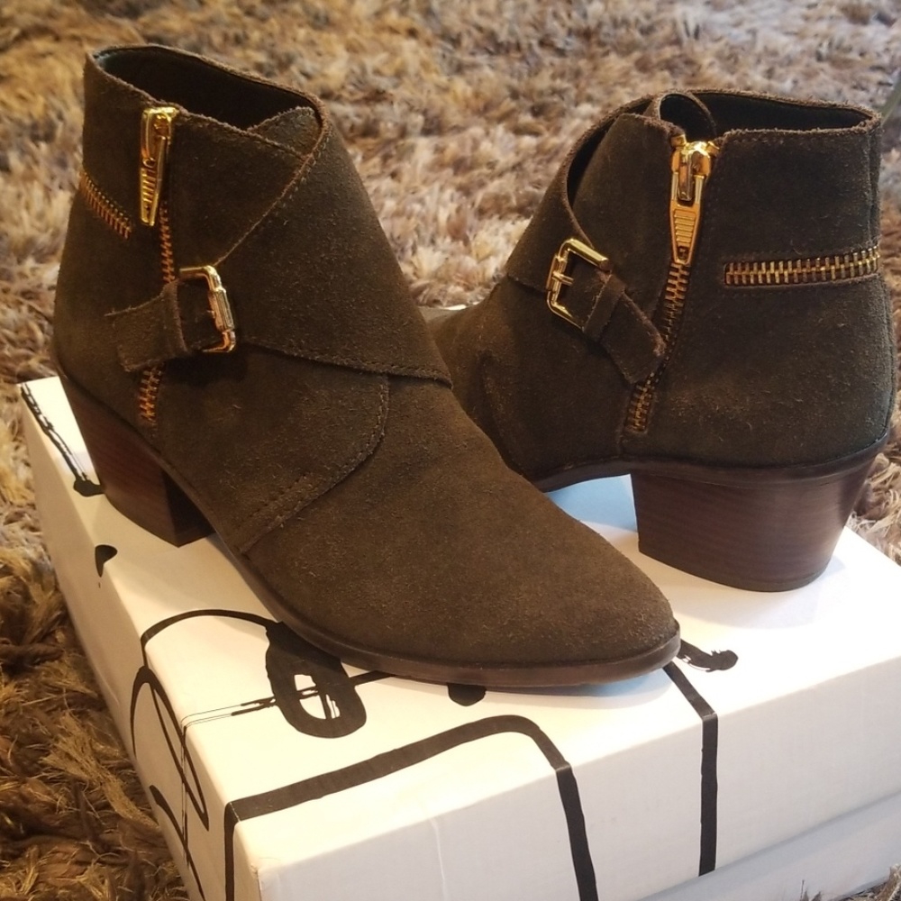 Dolce vita Kenzie olive green booties
